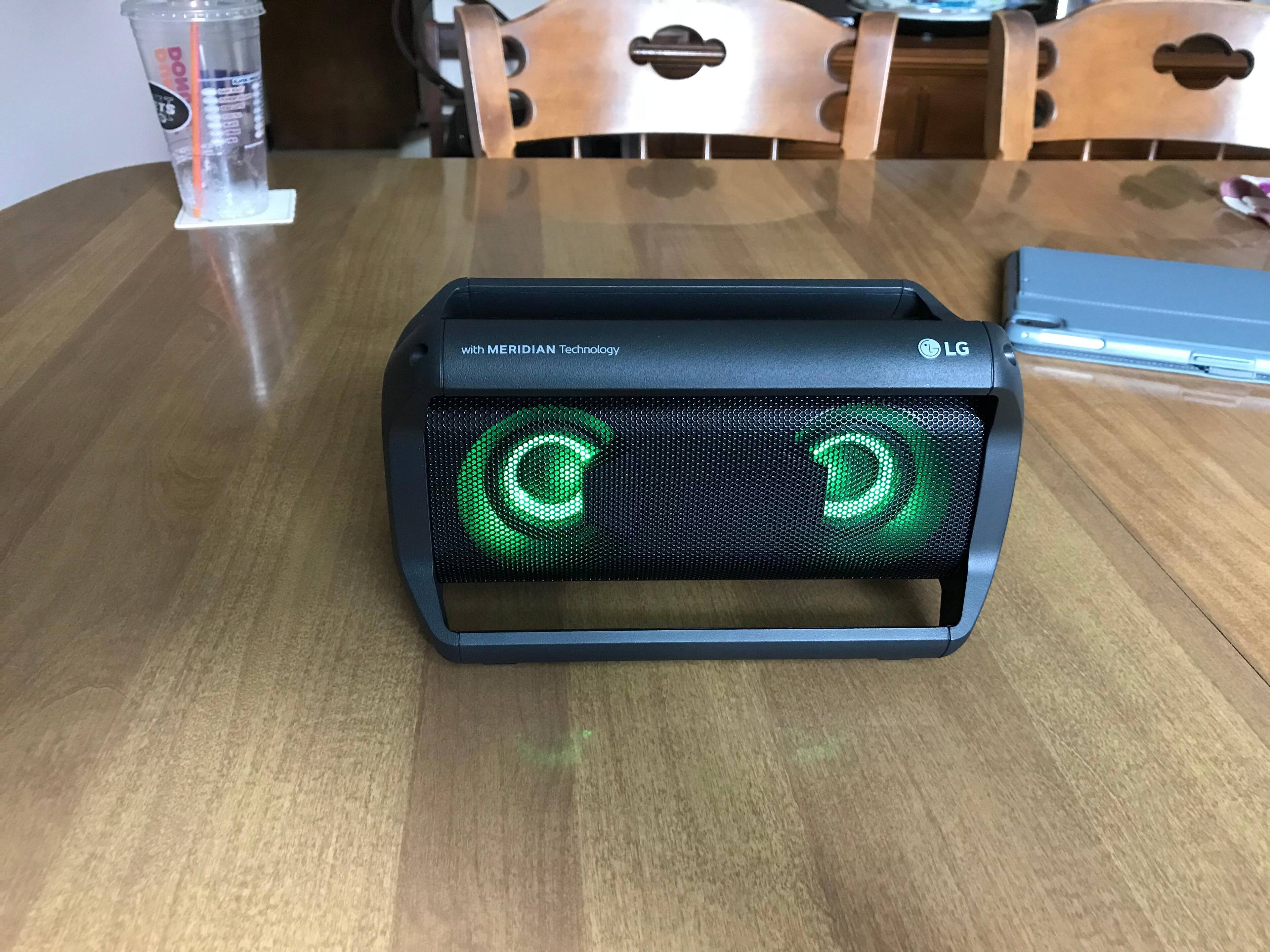 The color around the speaker cones, click to load a larger version