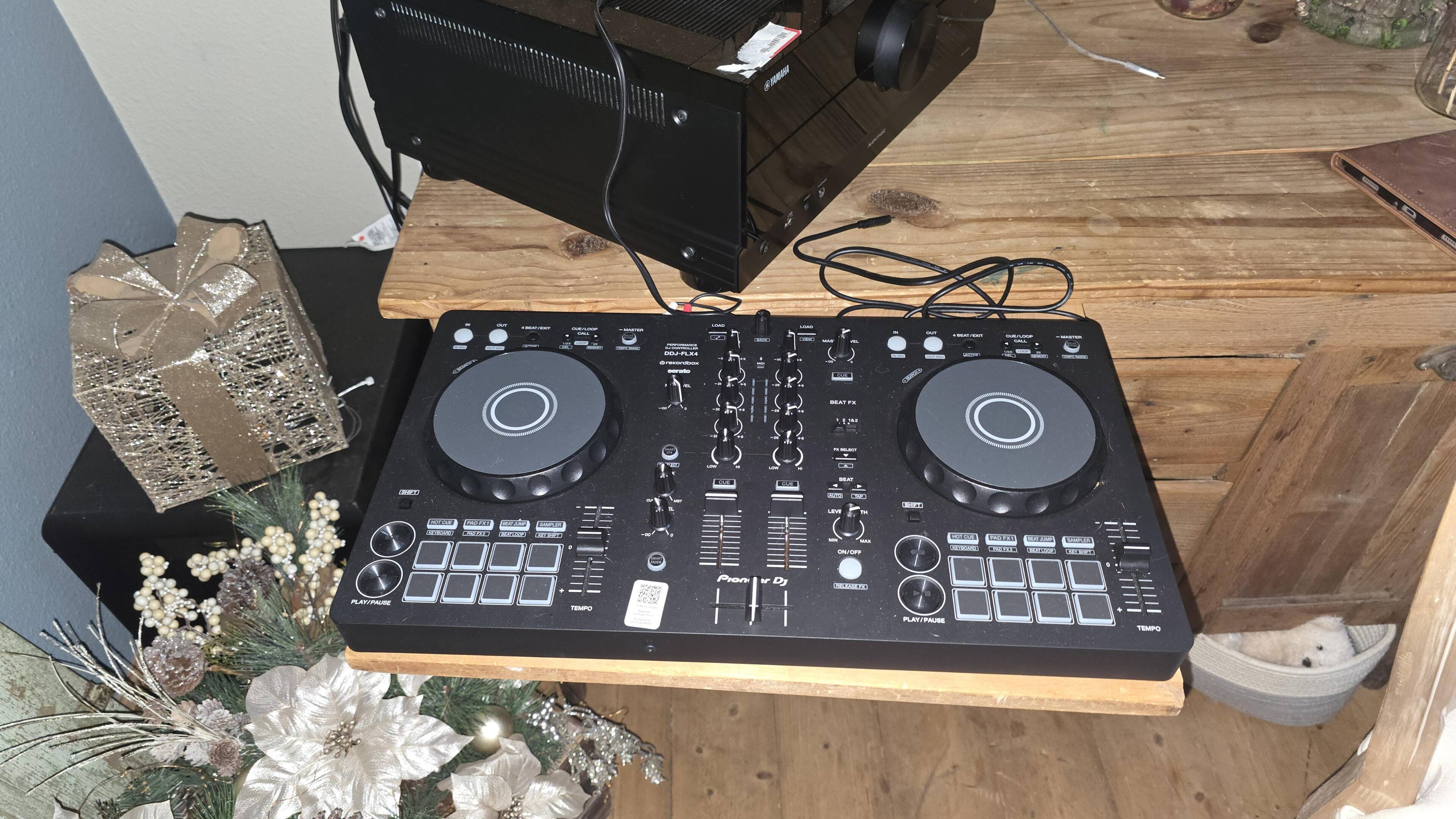 Pioneer DJ DDJ FLX4: 2 Channel DJ Mixer Black DDJ-FLX4/SXJ - Best Buy