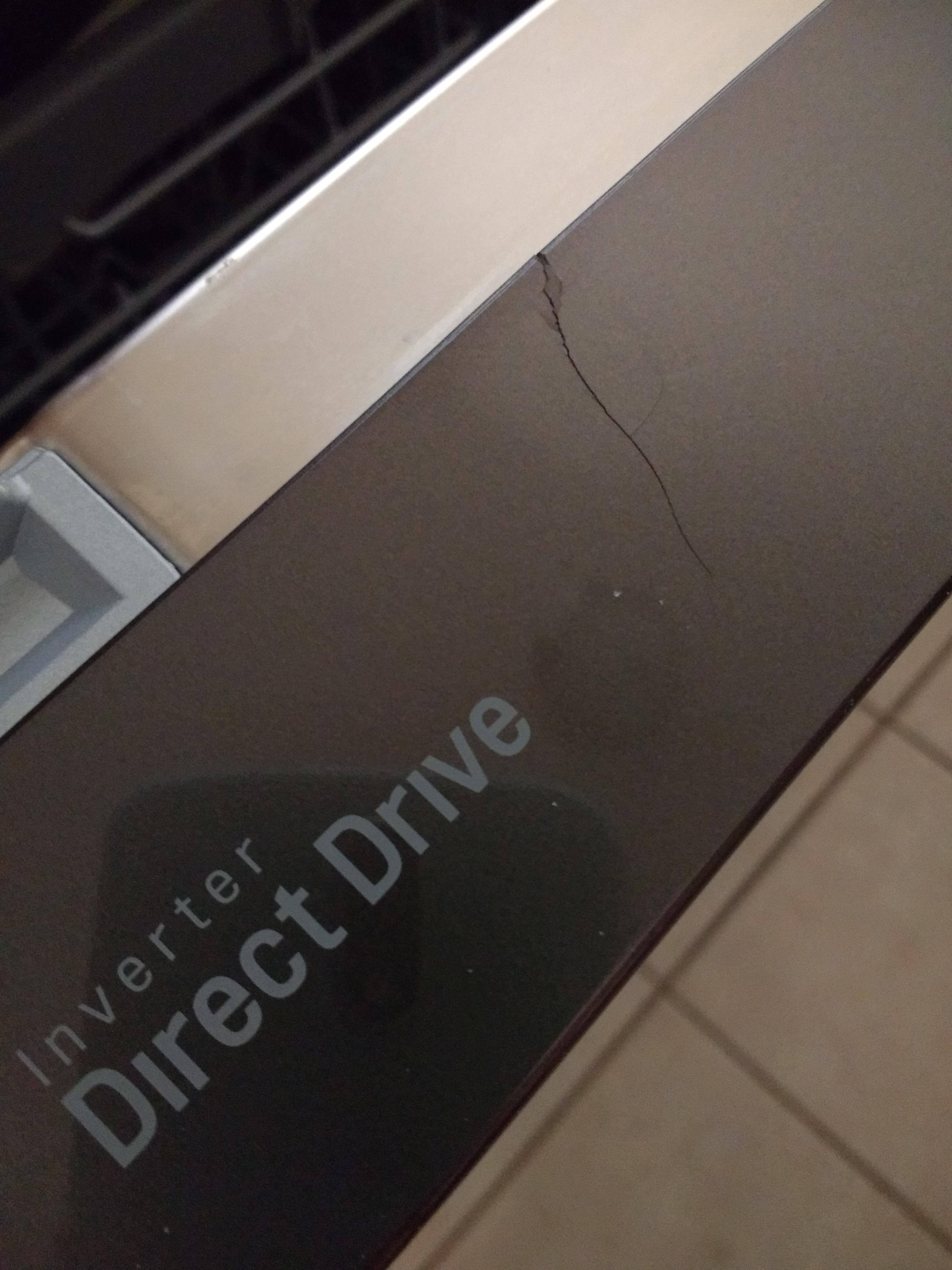 Crack in door, click to load a larger version