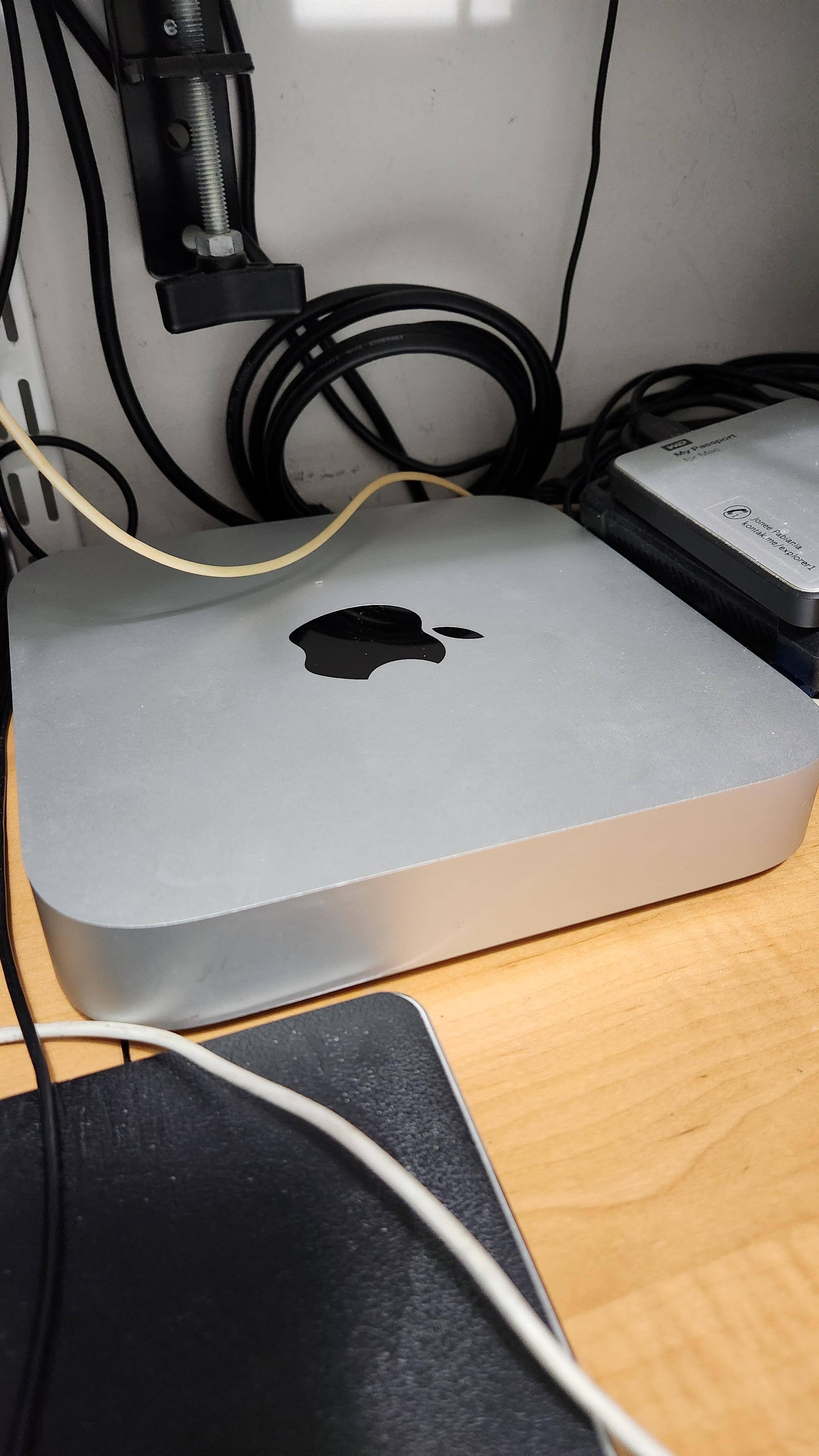 Apple Mac mini Desktop M2 Chip 8GB Memory 512GB SSD Silver Apple Mac mini Desktop M2 Chip 8GB Memory 512GB SSD Silver