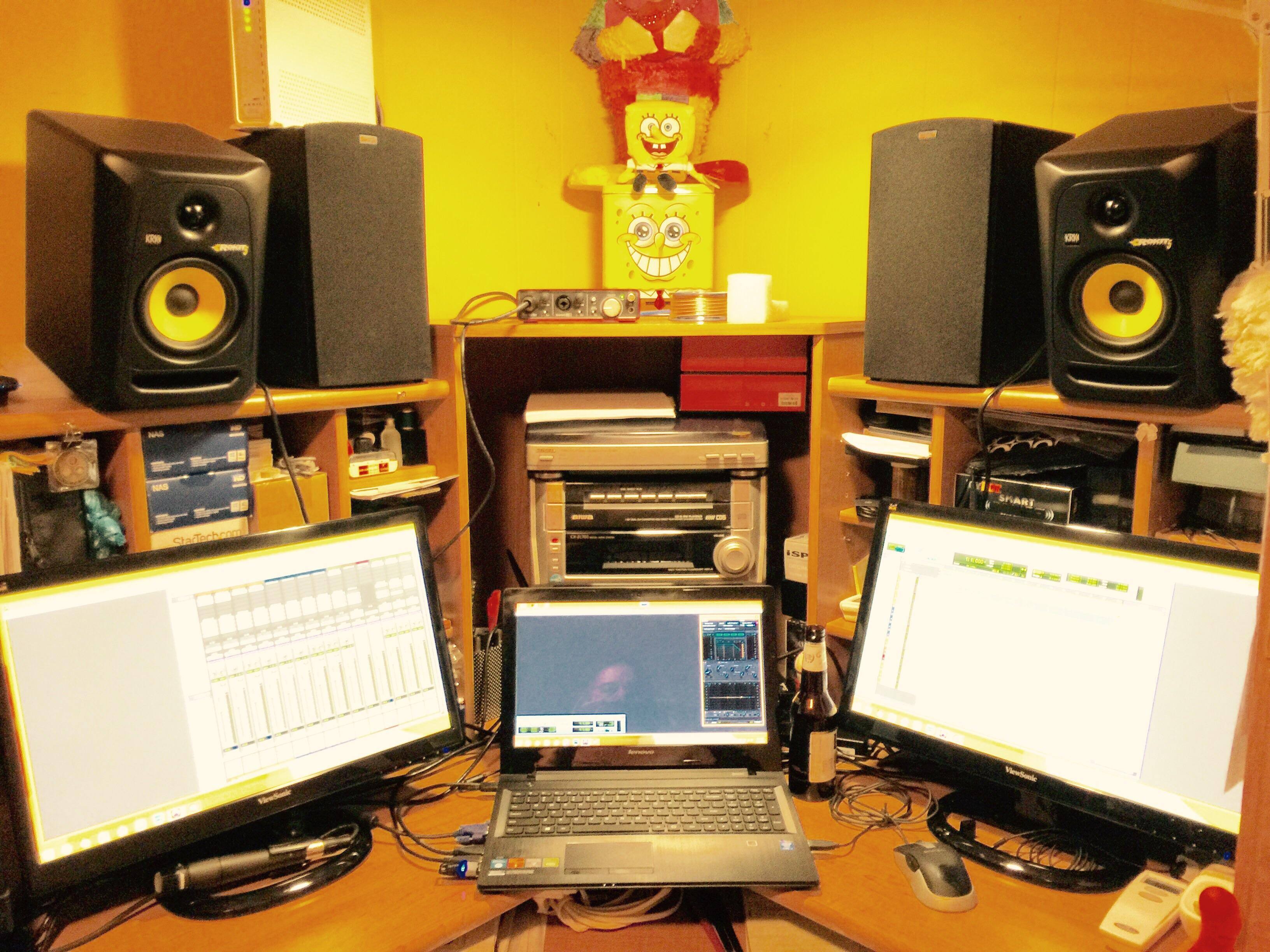My little home studio... Yes there is a video surveillance system 24/7 monitoring, click to load a larger version