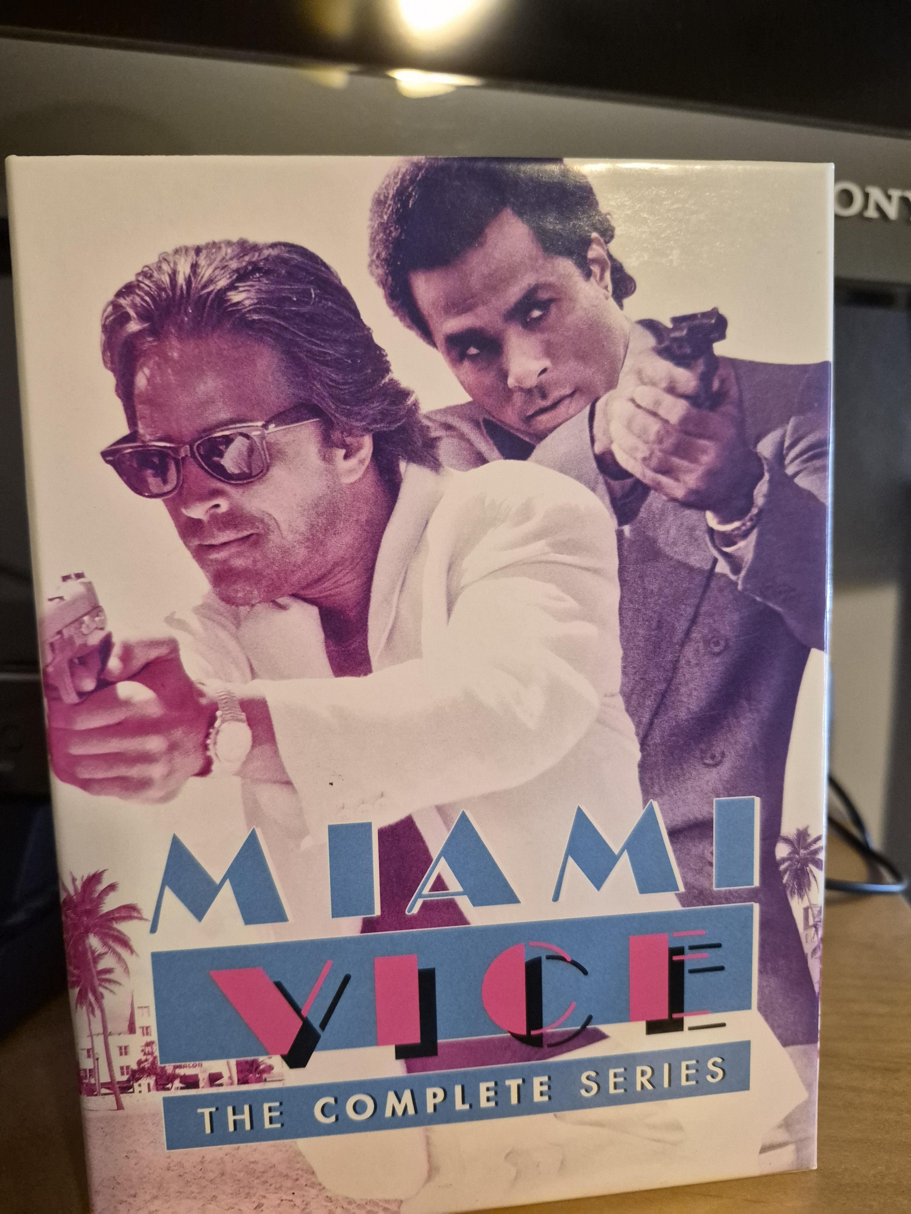 (未使用･未開封品)Miami Vice: The Complete Series Amazon.com: Miami Vice: The Complete Series [DVD] : Don Johnson