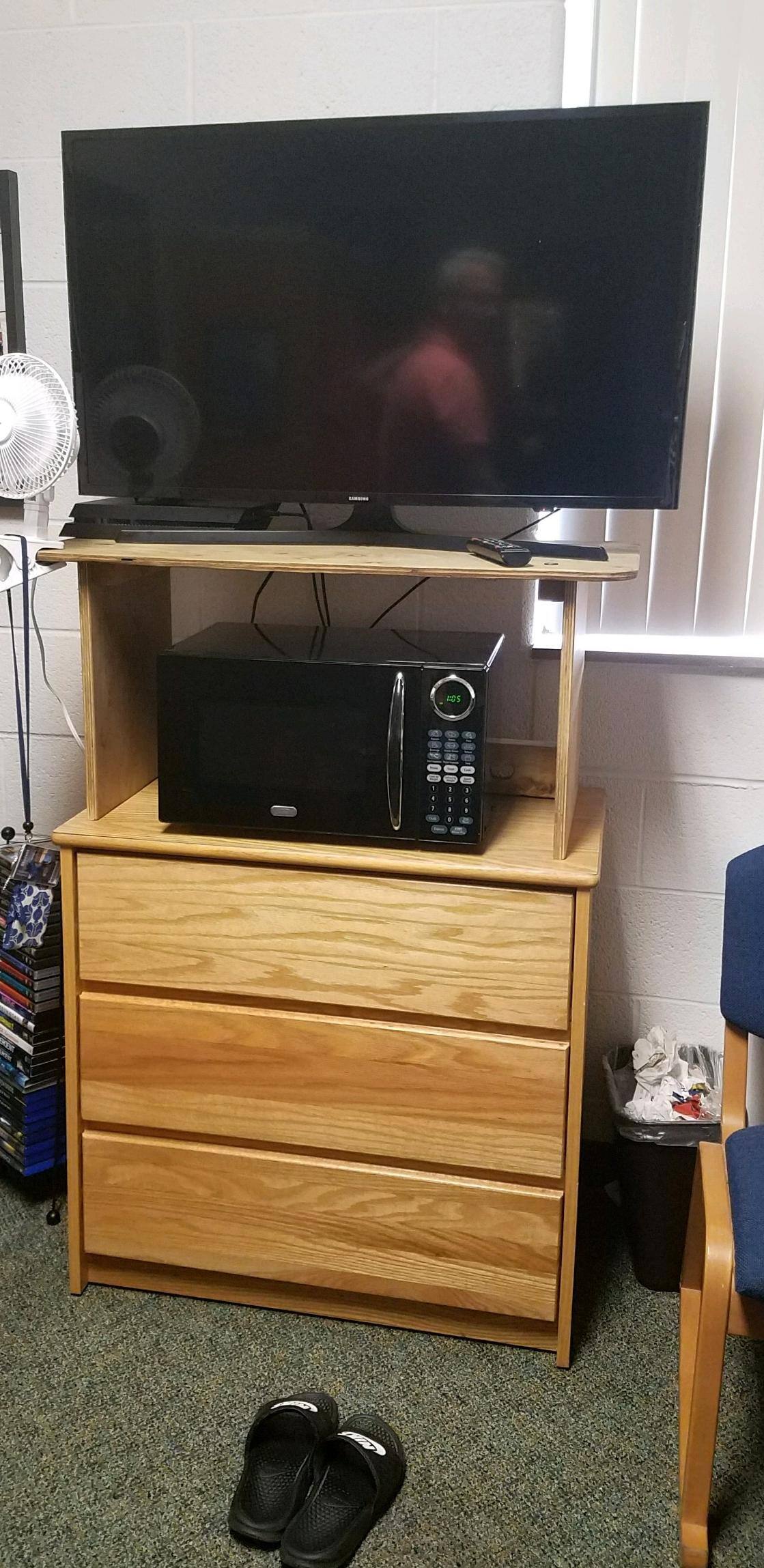 All set up in dorm room., click to load a larger version