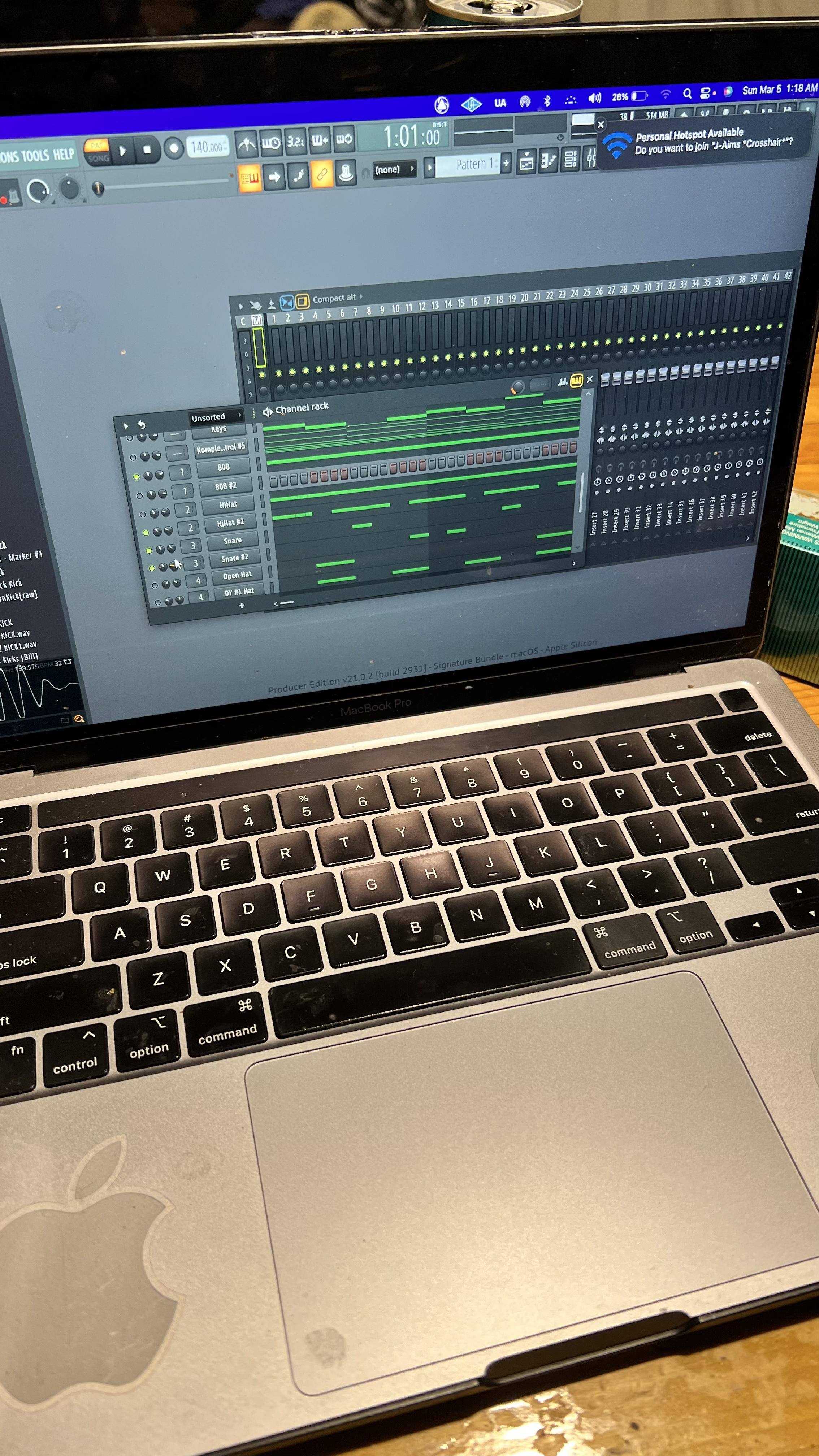 【美品】MacBook Pro 13インチ M2 16GB 1TB Amazon.com: 2022 Apple MacBook Pro with Apple M2 Chip (13