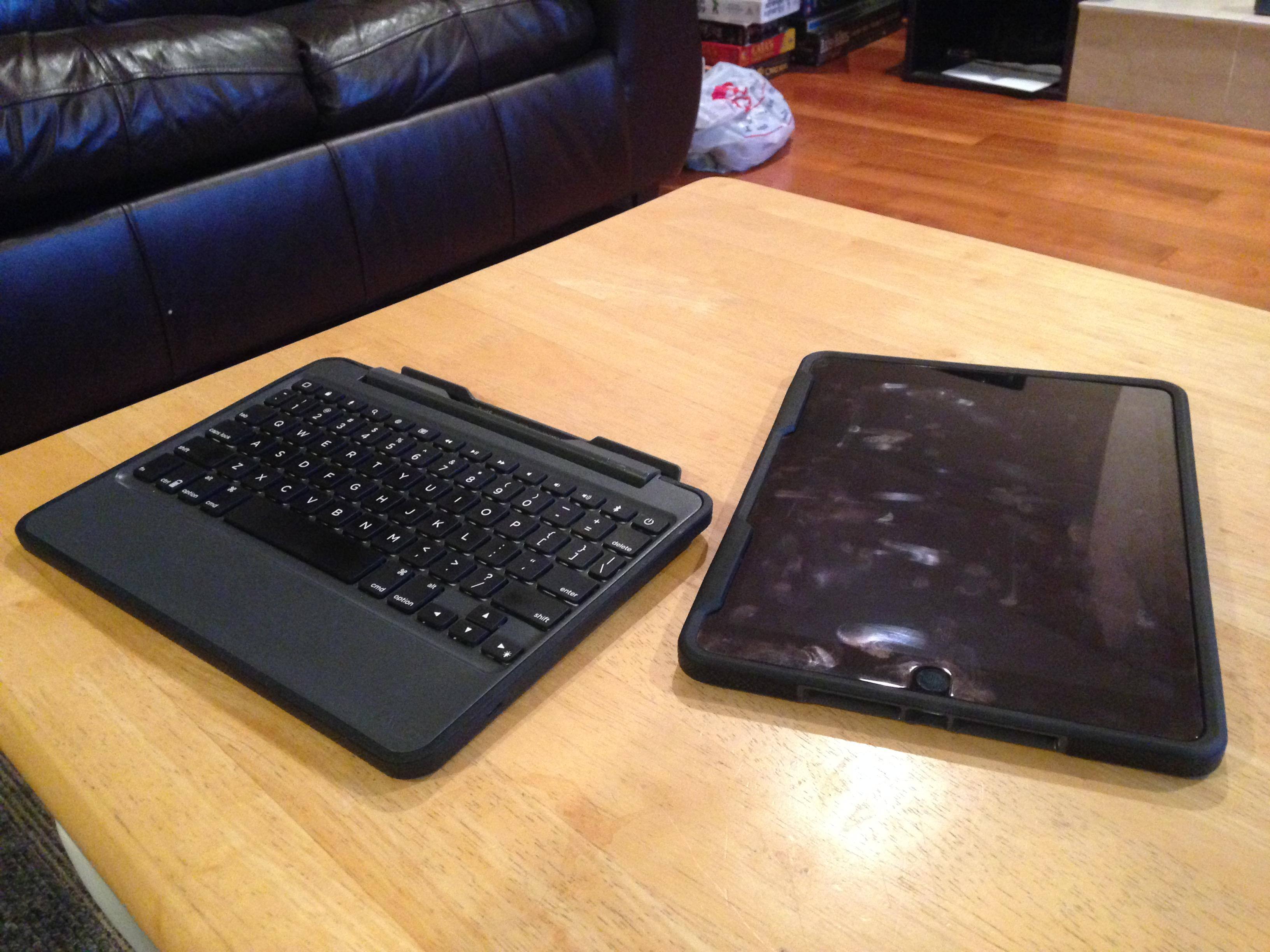 iPad pulls away very simply when keyboard is not needed, click to load a larger version