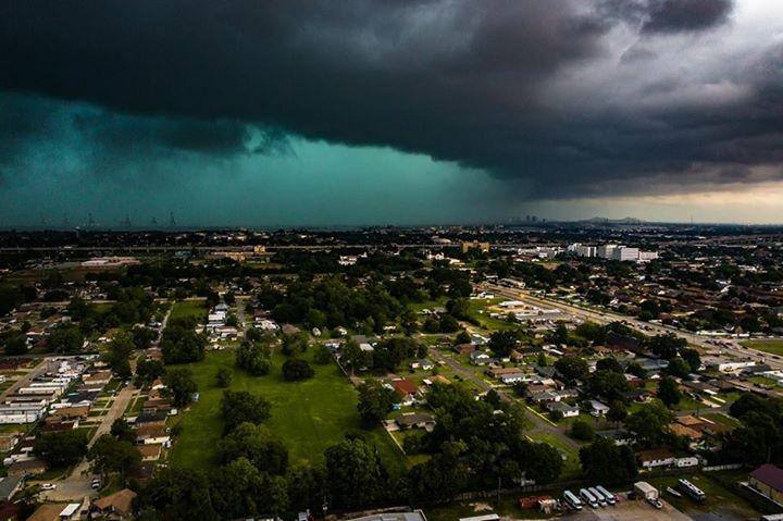 Storm rolling in over New Orleans, LA, click to load a larger version