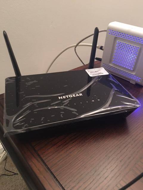 NETGEAR - AC1200 Dual-Band Wi-Fi Router, click to load a larger version