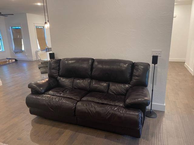 Rear speakers, click to load a larger version