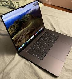 Apple MacBook Pro 16 Apple MacBook Pro 16