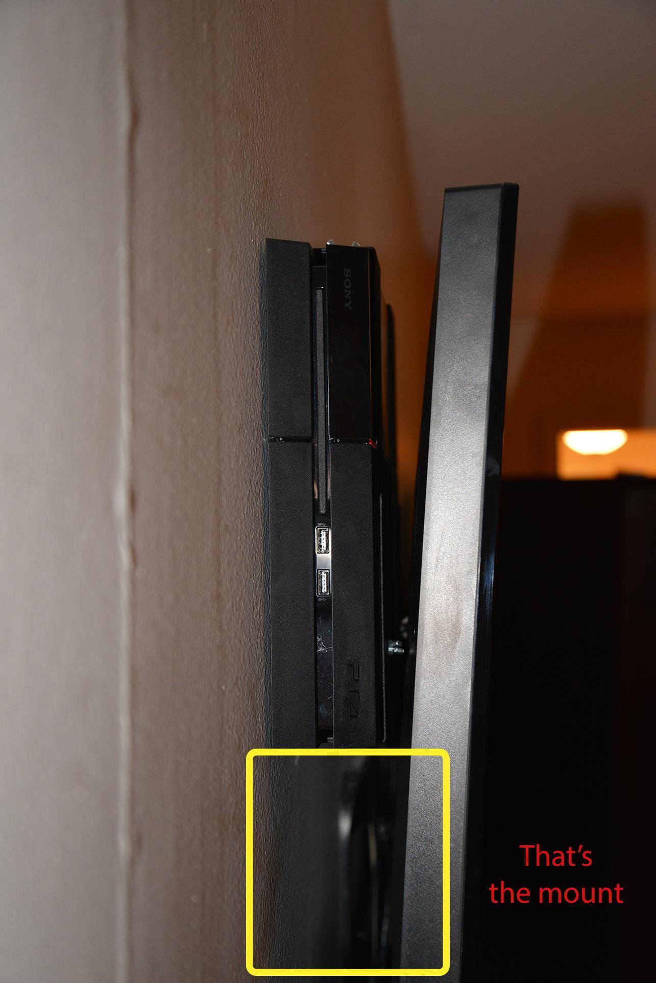 you can barely see the mount b/c it's so thin, click to load a larger version