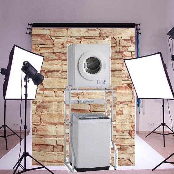 This is what my setup looks like... minus the fancy lights & background!, click to load a larger version