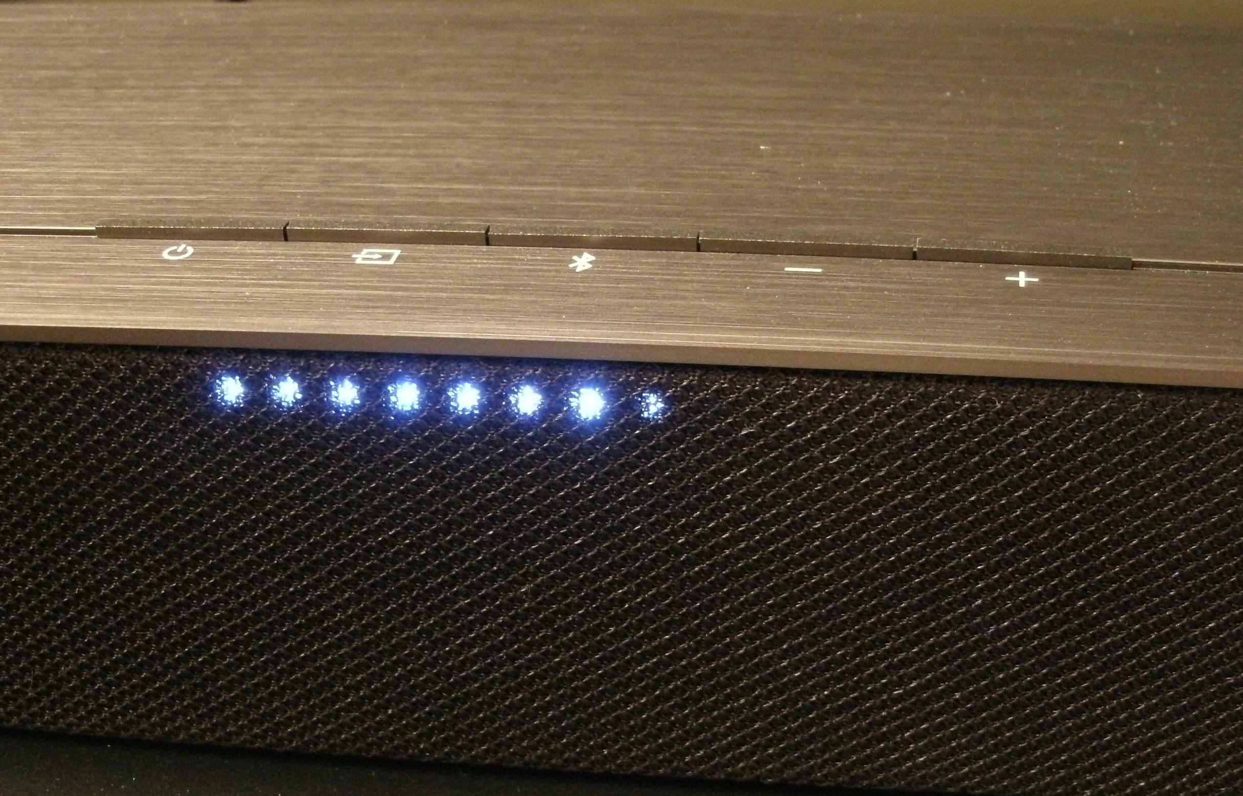 The RGB light bar works to deliver basic info, but can be cryptic in delivering messages., click to load a larger version