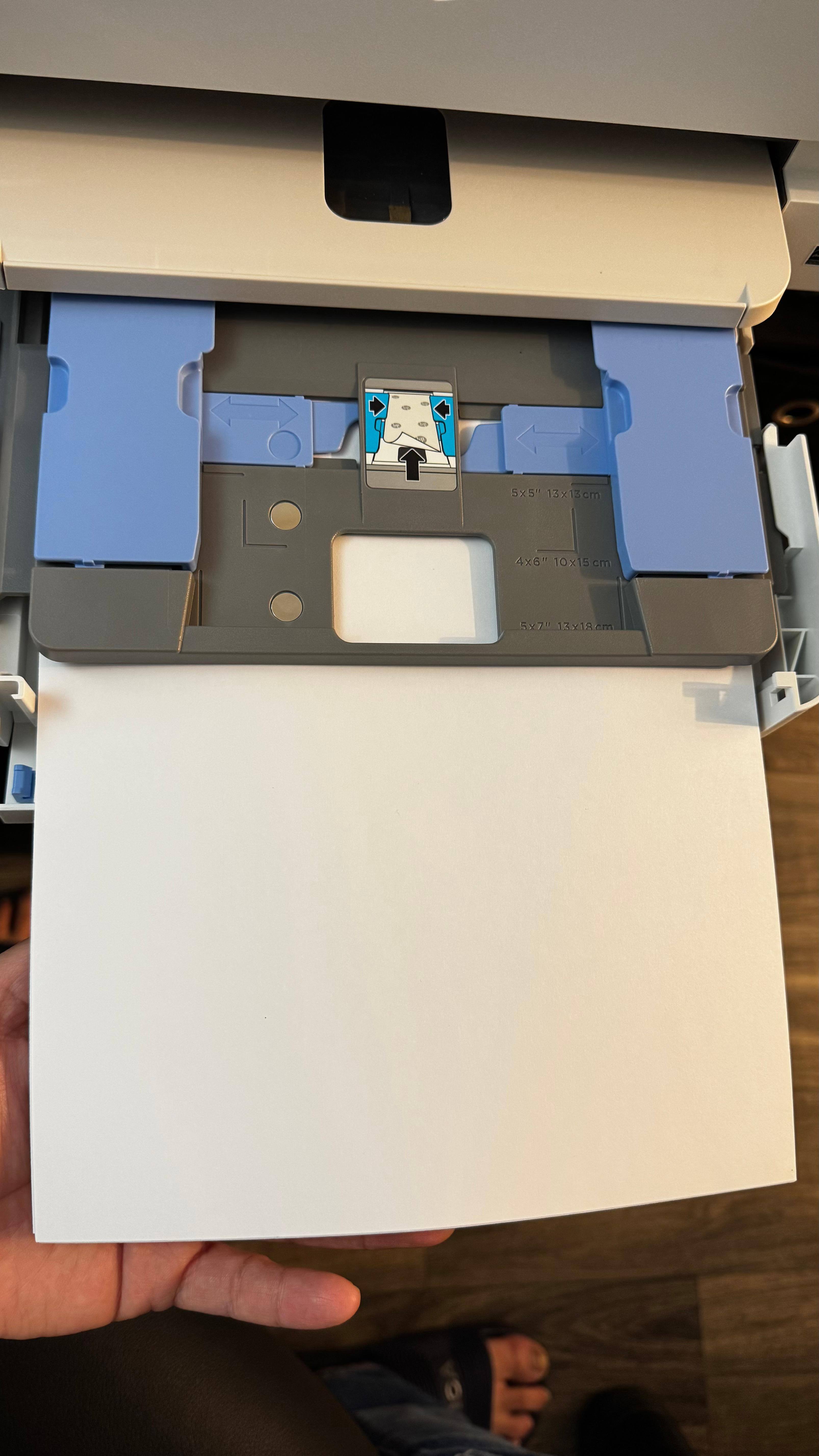 adjust the tray for different size papers, click to load a larger version