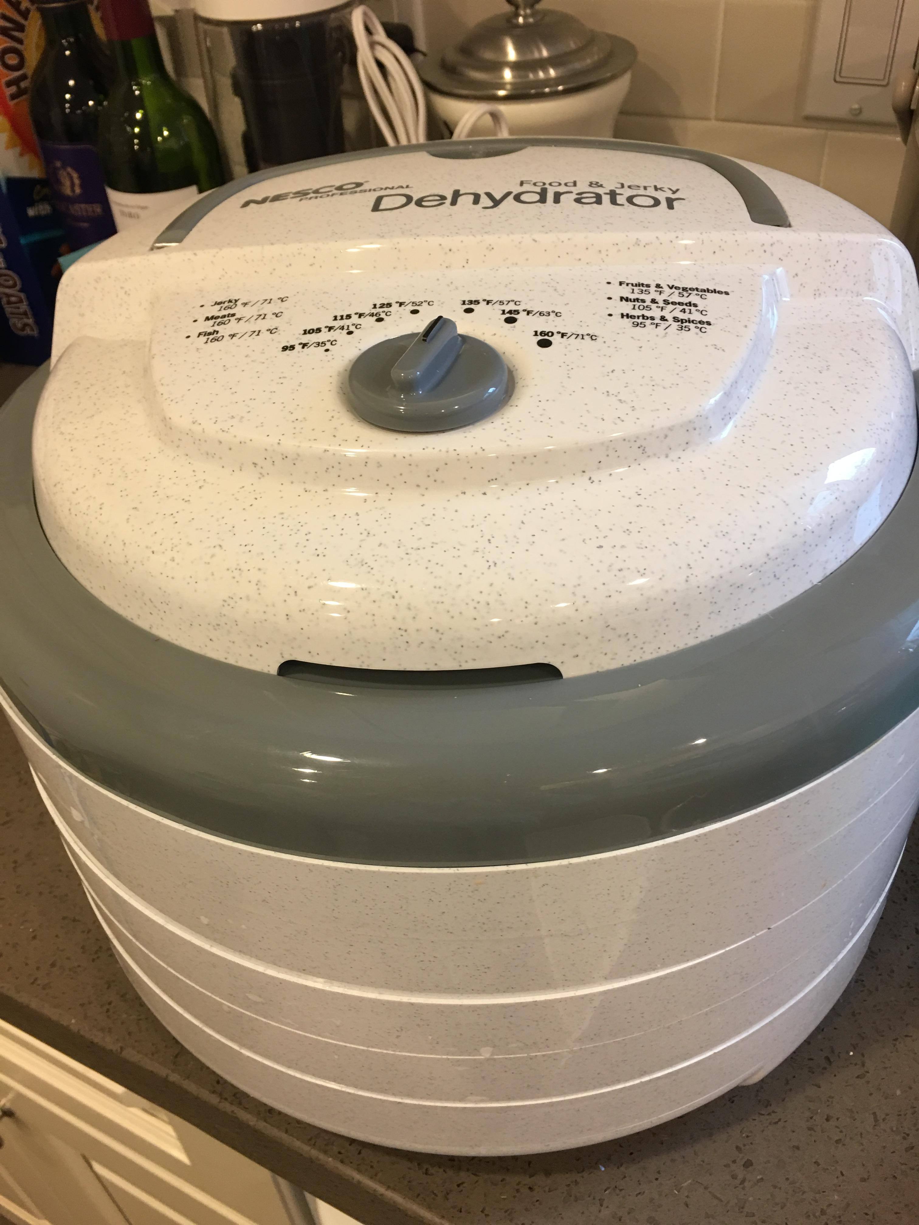 Nesco - Snackmaster Pro 600-watt Food Dehydrator, click to load a larger version