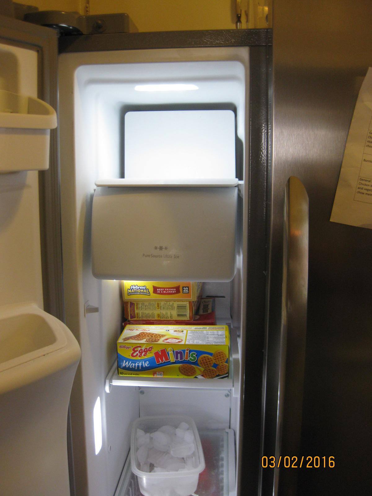 No storage to right of ice maker, click to load a larger version