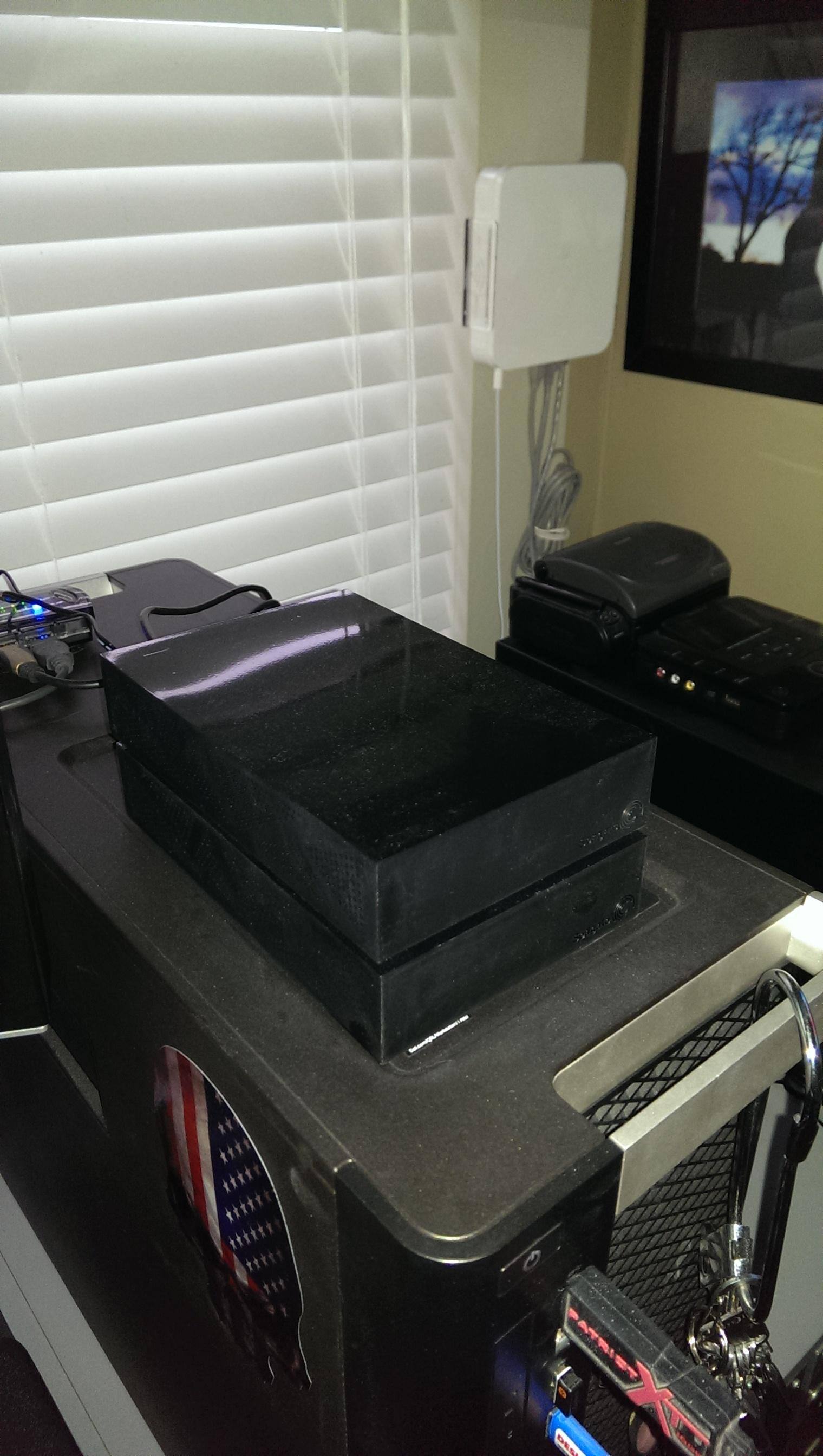 2 Drives - 8TB, click to load a larger version