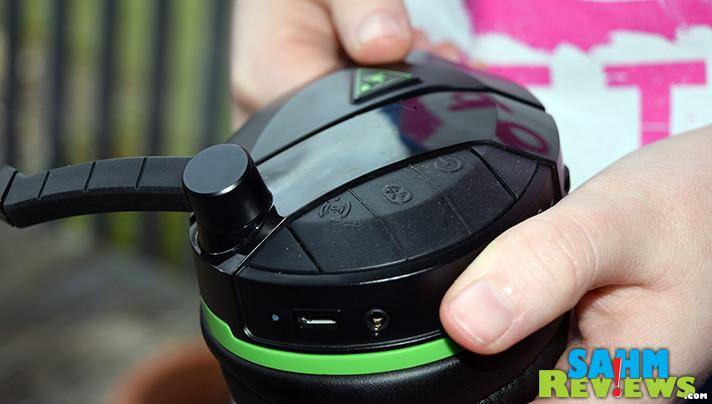 Turtle Beach Stealth 700 for Xbox One offer noise-cancelling of exterior sounds along with customizable audio settings.,, click to load a larger version