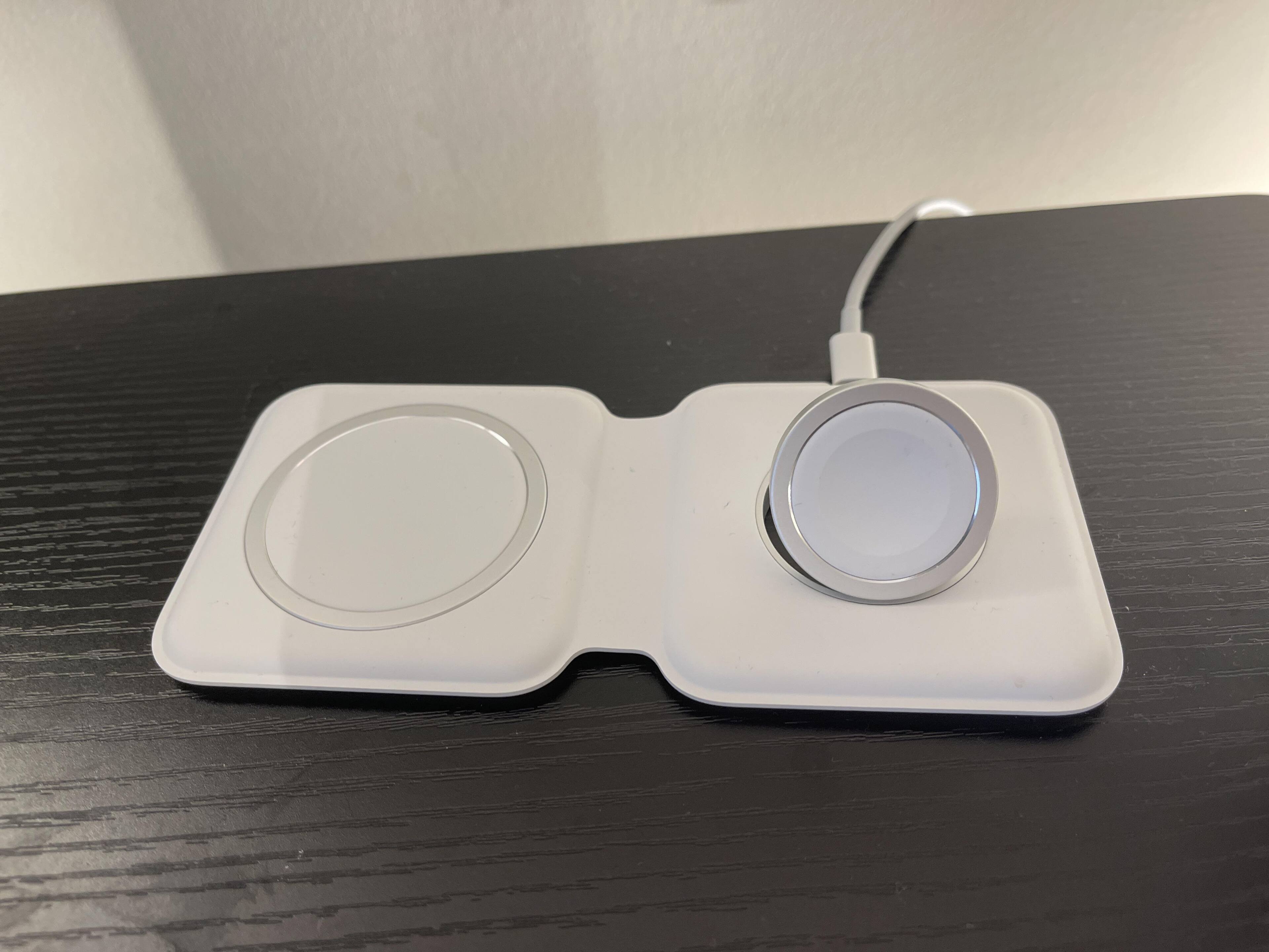 Apple MagSafe Duo Charger White MHXF3AM/A - Best Buy