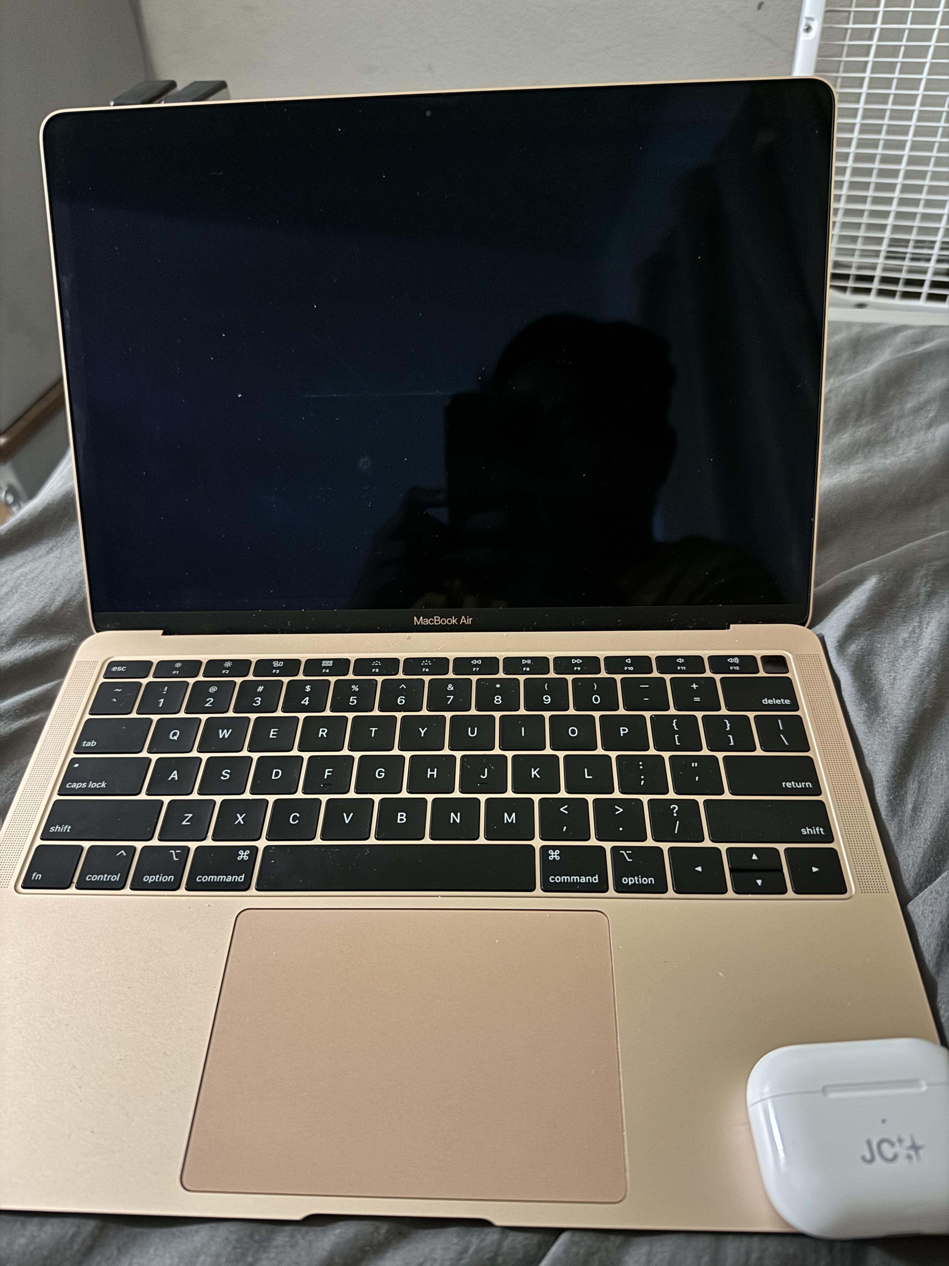 Apple Geek Squad Certified Refurbished MacBook Air 13.3 Apple Geek Squad Certified Refurbished MacBook Air 13.3