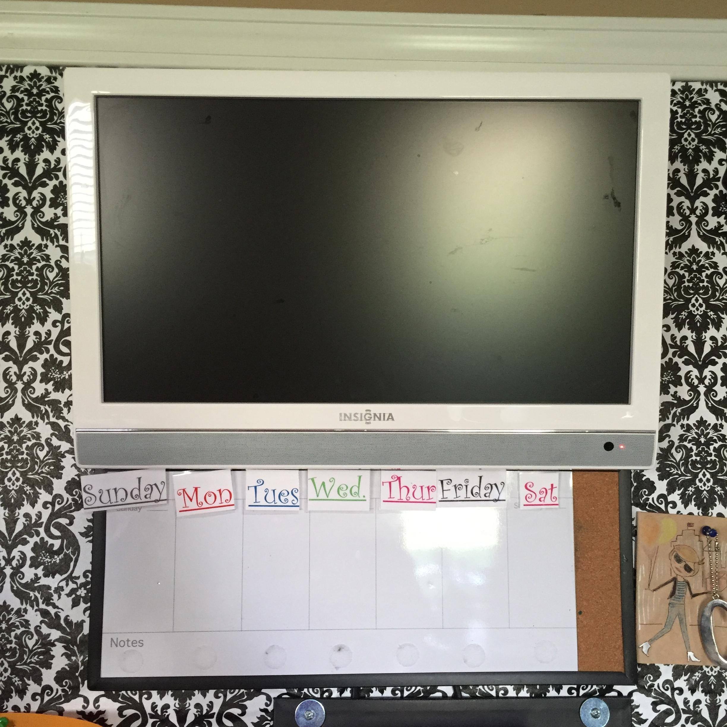 Product used to hang this tv, click to load a larger version