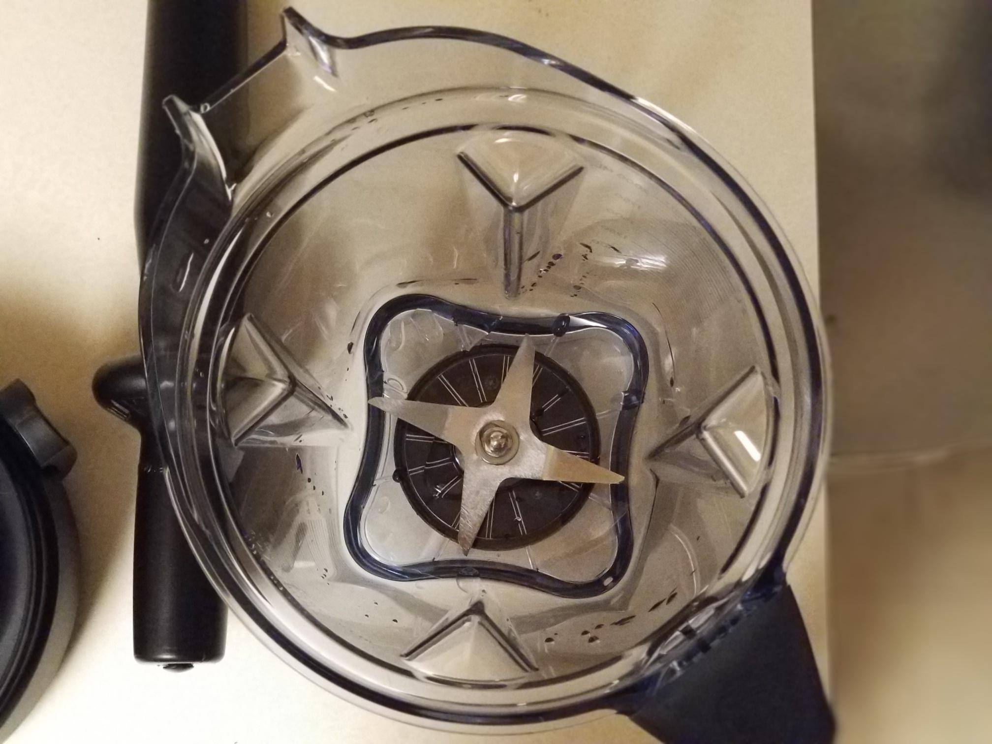 Jar mold facilitates easy cleaning, click to load a larger version