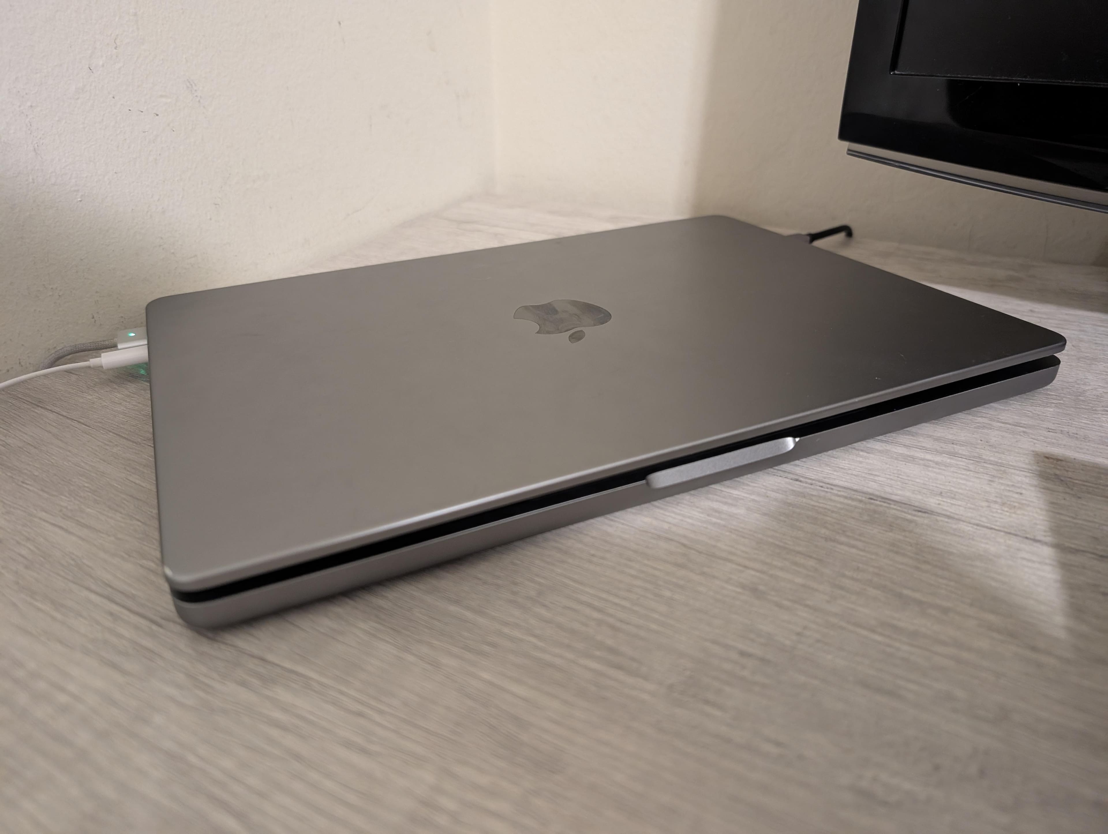 Geek Squad Certified Refurbished MacBook Pro 14
