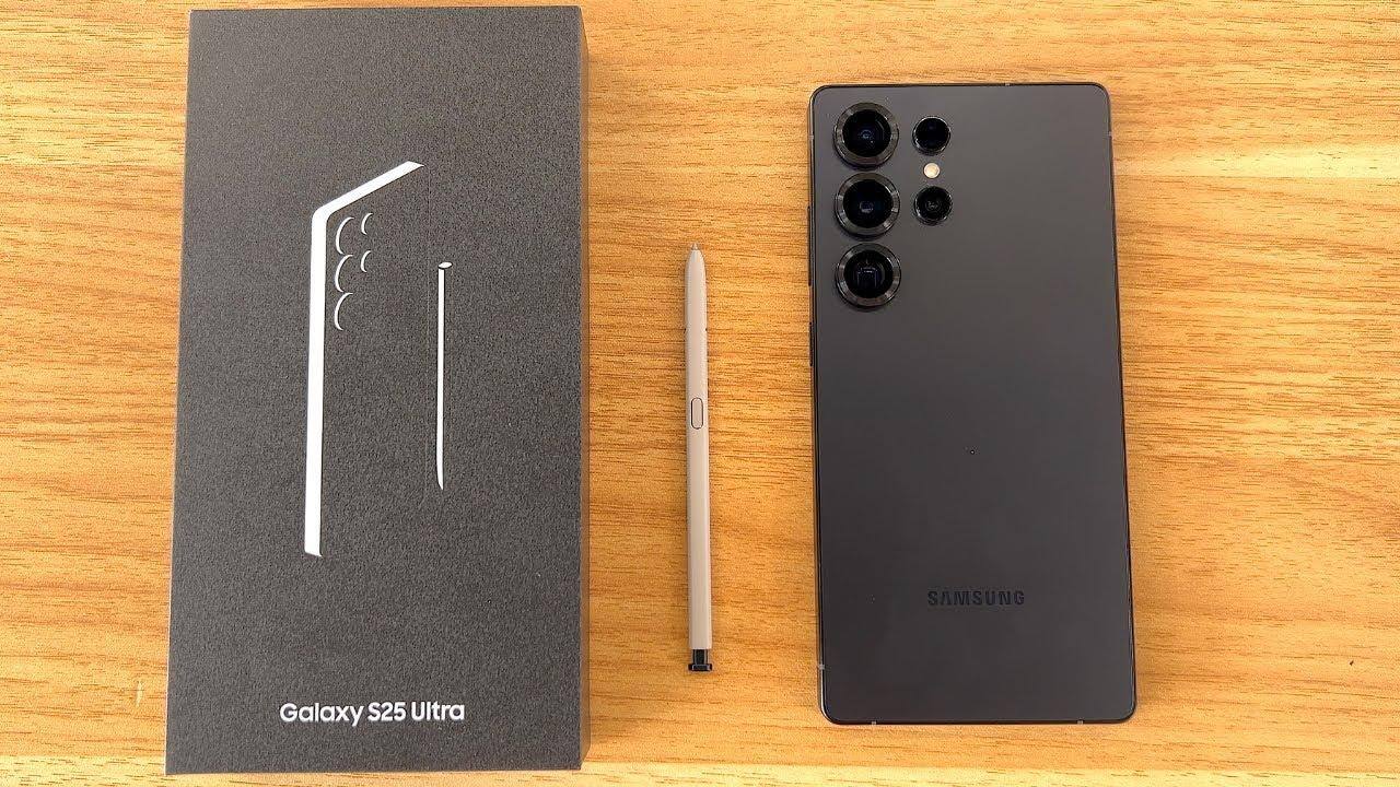 Samsung Galaxy S25 Ultra 256GB (Unlocked) Titanium Black SM