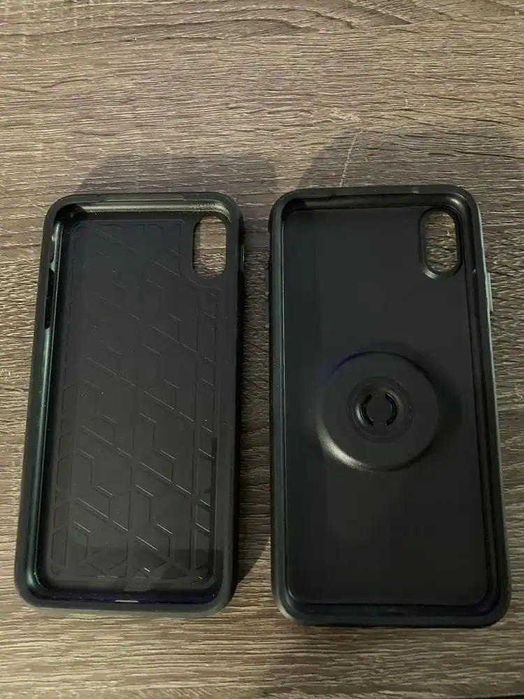 Inside case, click to load a larger version