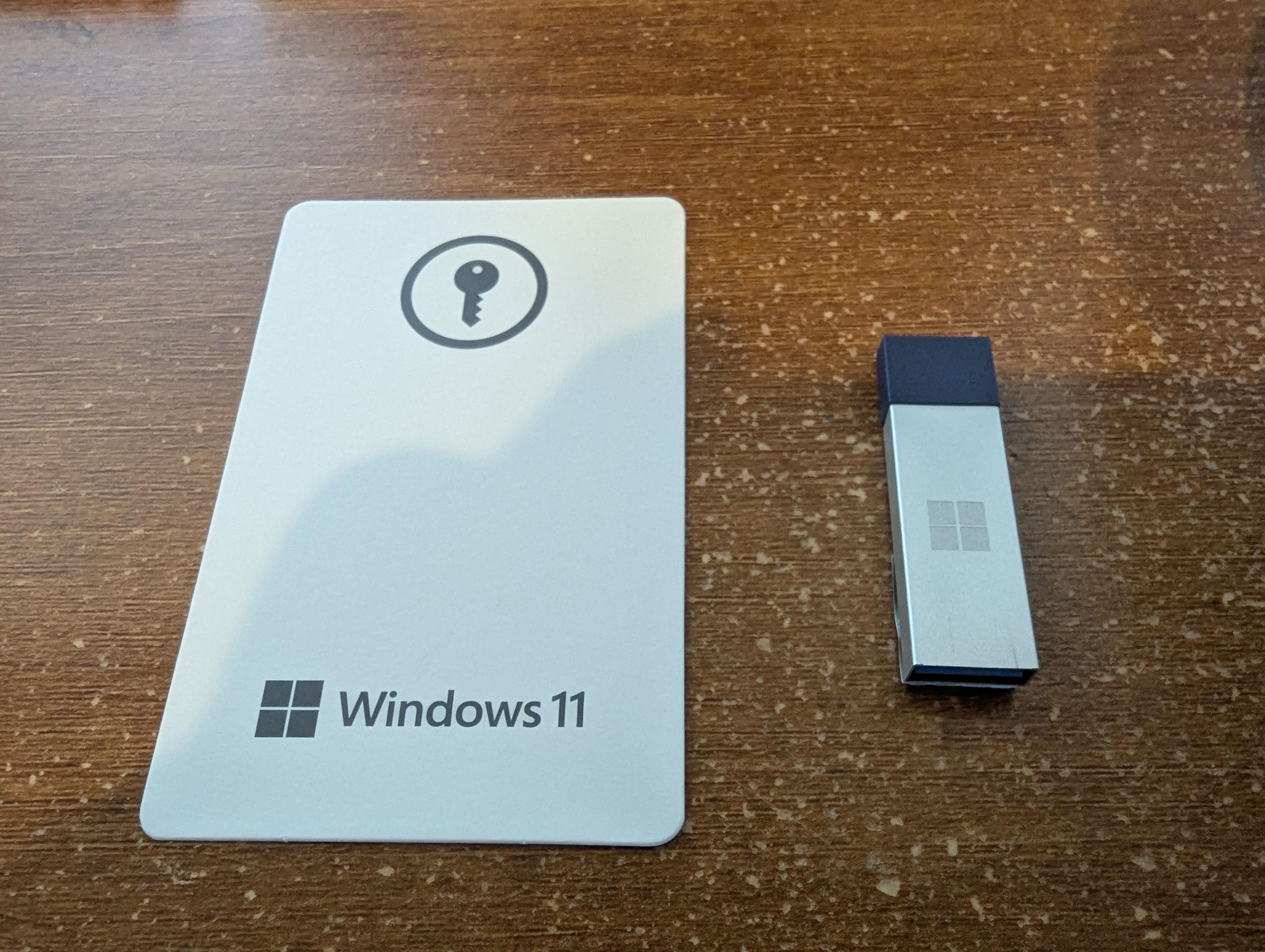 Microsoft Windows 11 Pro USB Flash Drive English Physical English