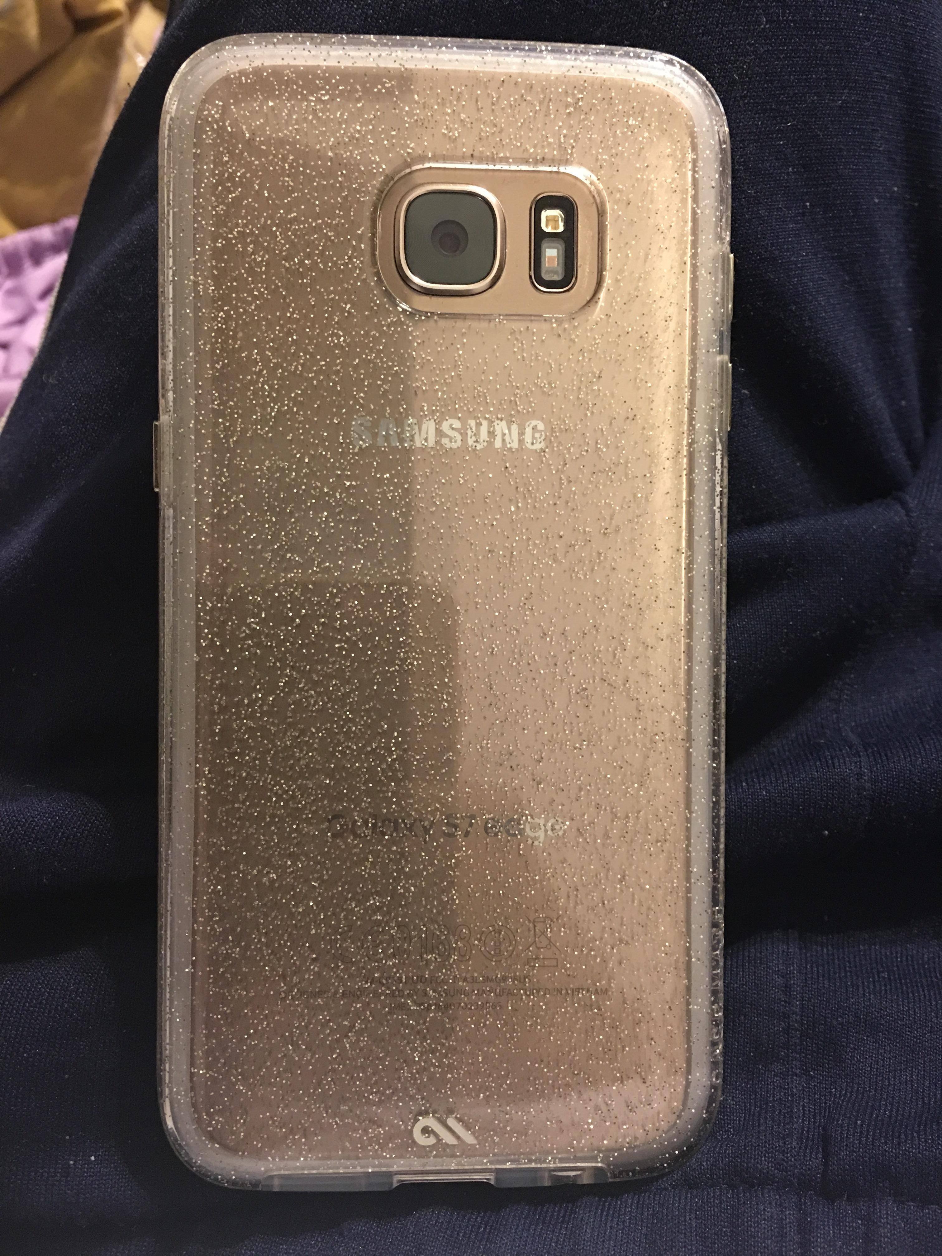 The shimmer from the sparkles compliment and make Samsung's rendering of platinum gold less gaudy., click to load a larger version