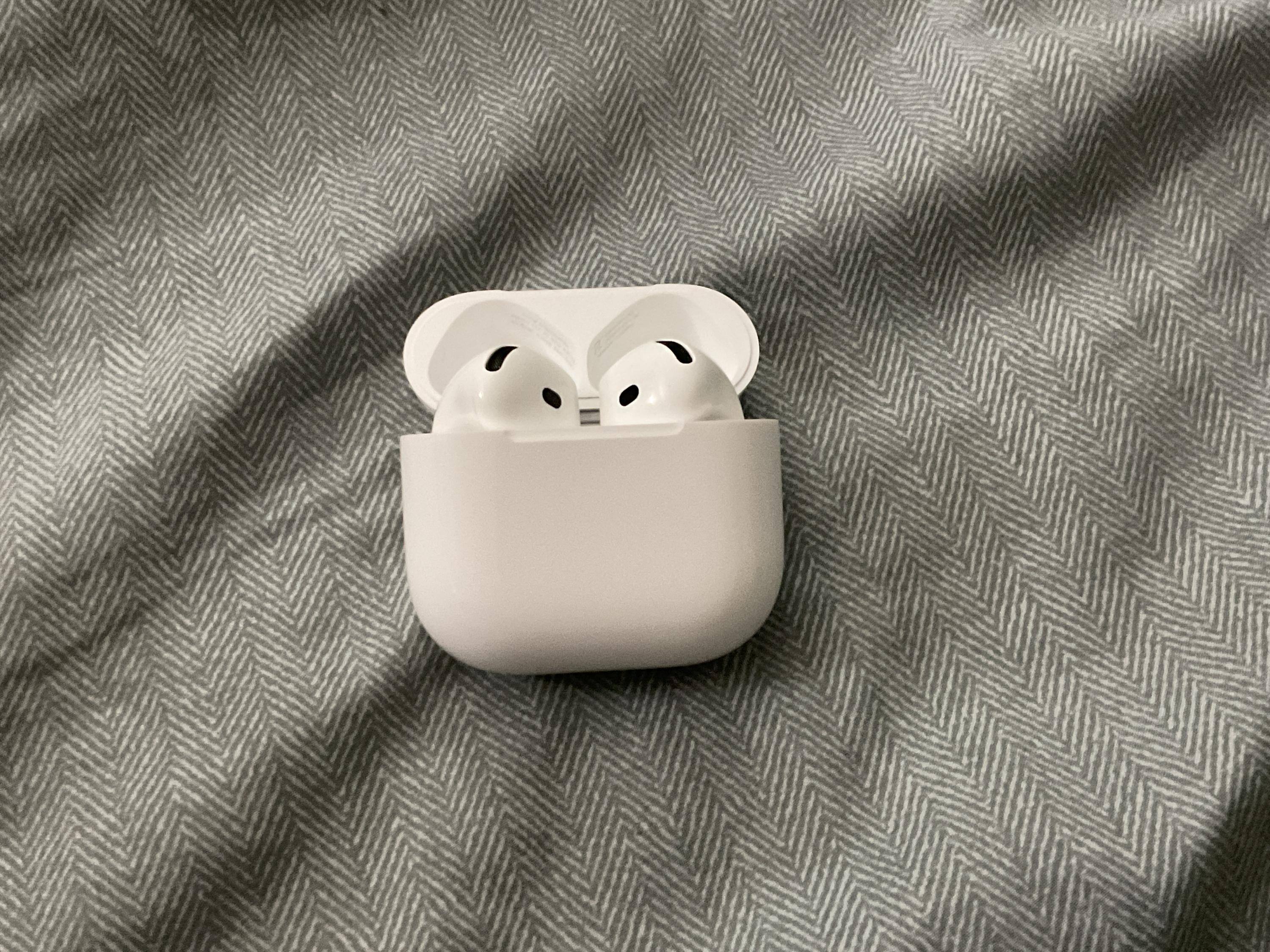 AirPods4本体 ホワイト Apple AirPods 4 White MXP63LL/A - Best Buy