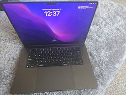 Apple MacBook Pro 16 Apple MacBook Pro 16