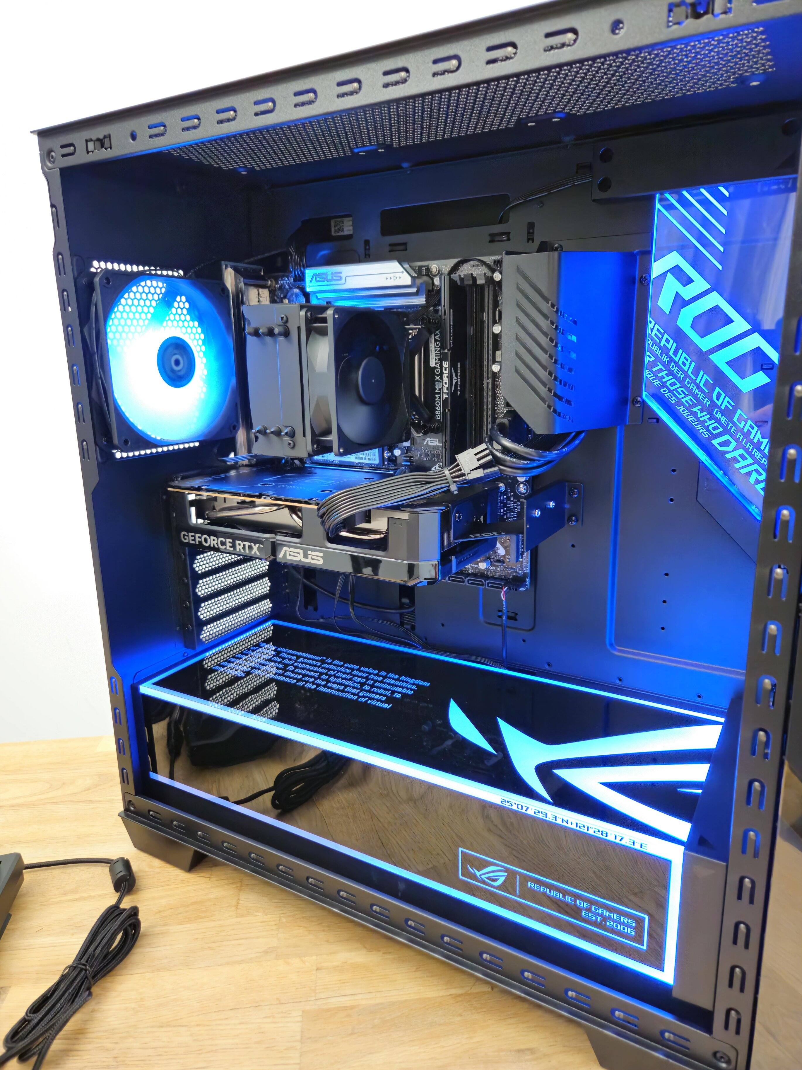 The RBG lights really do bump up the "Gamer" feel.  Makes it look cool., click to load a larger version