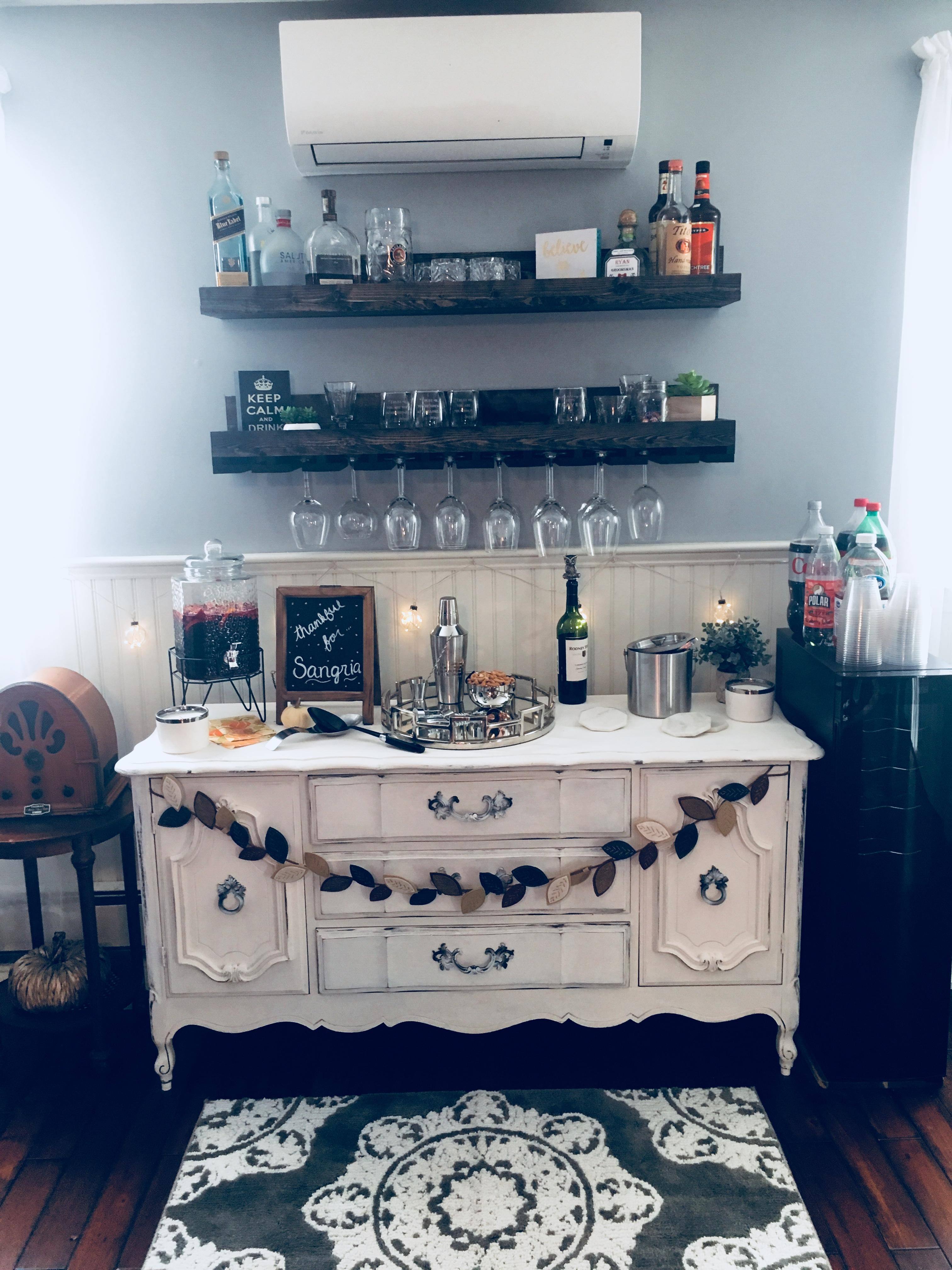 That’s the fridge, to the right!, click to load a larger version