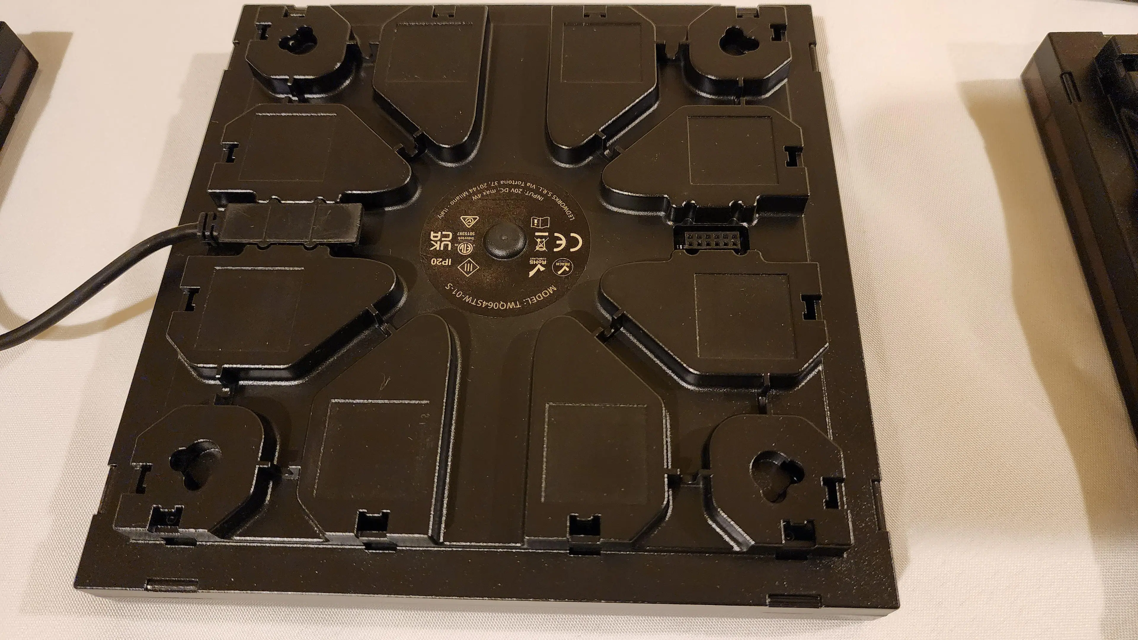 Back of the 5 units, click to load a larger version