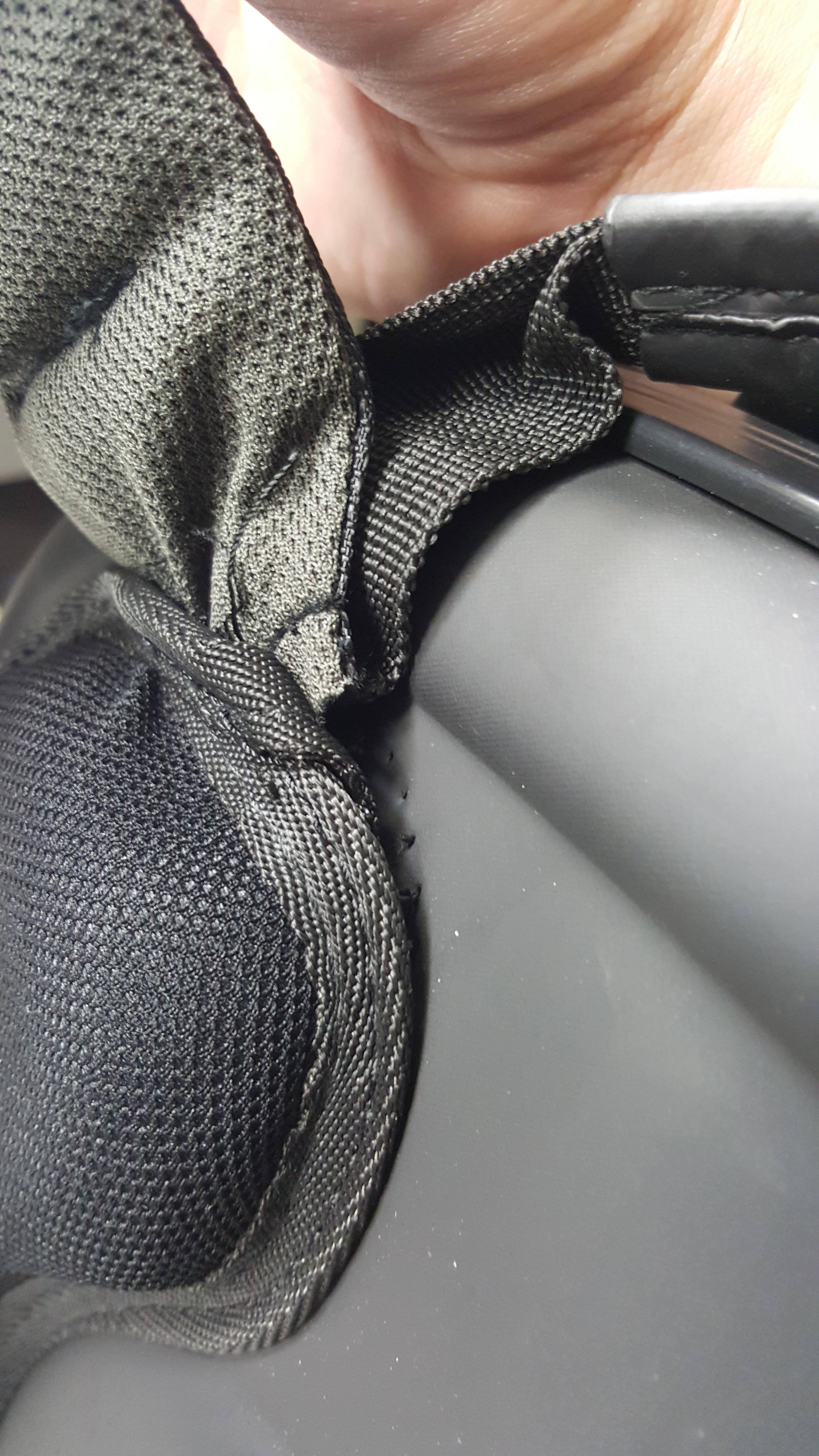 broken shoulder strap 2, click to load a larger version