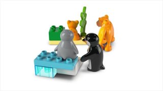 LEGO DUPLO Town Wild Animal Families Penguins & Lions Building Toy