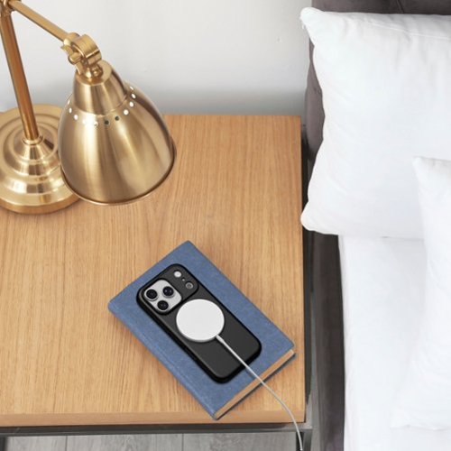 Insignia™ Silicone Case with MagSafe for Apple iPhone 17 Pro - Black WORLDWIDE DELIVERY