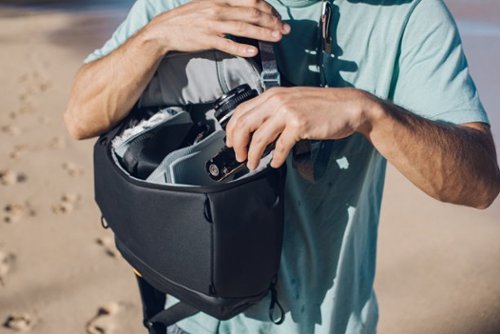 Peak Design Everyday Backpack 20L Zip - Black BUY IN AUSTRALIA