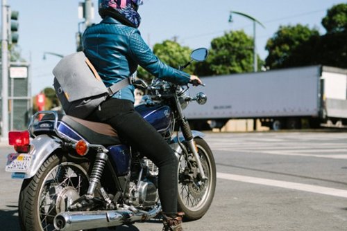 Peak Design Everyday Messenger 13L v2 - Ash SHOP ONLINE