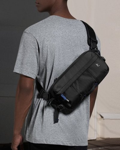 tomtoc Wander-T26 Sling Bag 5.5L, Heavy Duty Tactical Crossbody Carry Chest Bag, Compatible mit Steck Deck OLED, ASUS ROG Ally - Black BUY ONLINE