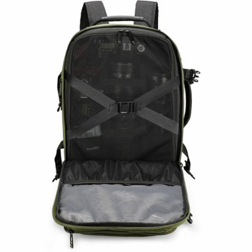 Swissdigital Design BERG PRO TSA-Friendly Backpack With USB Charging Port RFID Protection and Fits Up to 17″ Laptop - Dark Green BUY IN JAPAN