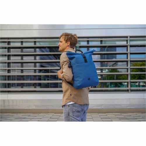Swissdigital Design LAMONE Rolltop TSA-Friendly Water-Resistant Backpack With USB Charging Port RFID Protection and Fits Up to 16″ Laptop - Dark Blue BUY IN GERMANY