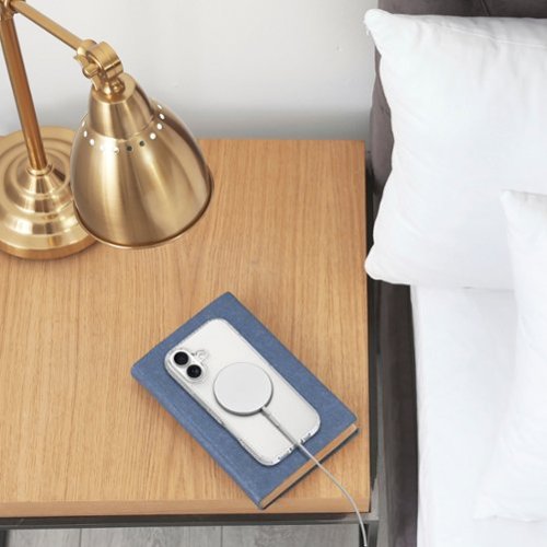 Insignia™ Hard-Shell Case with MagSafe for Apple iPhone 17 - Clear WORLDWIDE DELIVERY