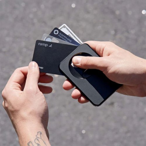 OhSnap Snap Grip MagSafe Wallet - Black HOW TO BUY
