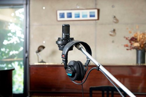 Sony Professional Studio Headphones - Black BUY IN MIDDLE EAST