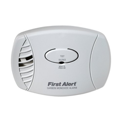  First Alert - Plug-in Carbon Monoxide Alarm with Battery Backup - White