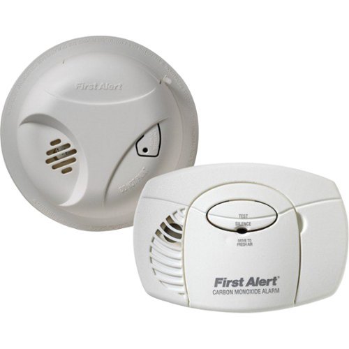  First Alert - Battery Operated Carbon Monoxide and Smoke Detector Combo Pack - White