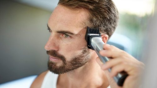 Philips Norelco Multigroom 7000 Trimmer - Silver BUY IN MIDDLE EAST