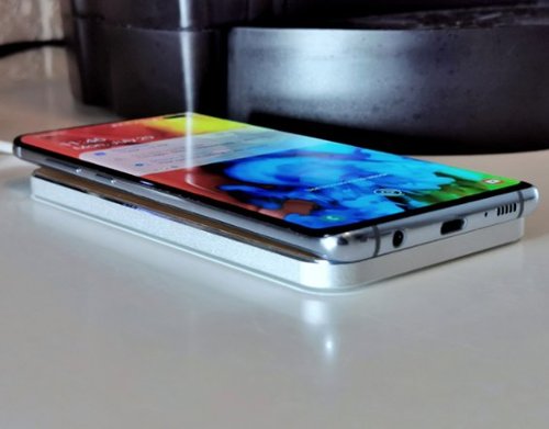 Fuse Chicken Gravity Touch Wireless Charging Base - Silver/Brown BUY IN SINGAPORE